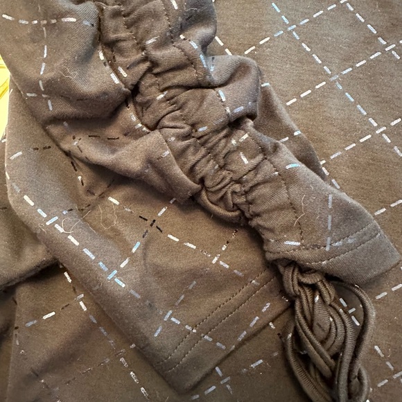 Chanel black top. New and in excellent condition. Size 38. - Picture 4 of 5